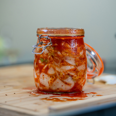 Does eating kimchi remove microplastics from the body?